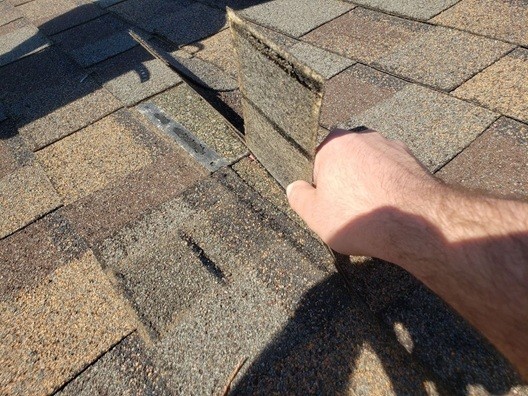 Shingle delamination