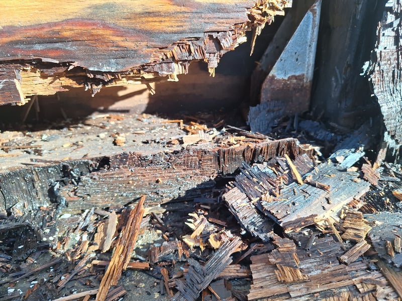 rotten post base