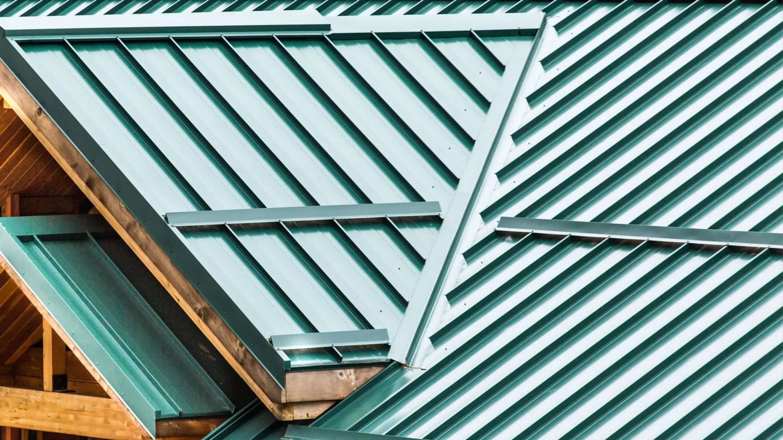 green-metal-roofing-auburn-wa-roofsmart-scaled