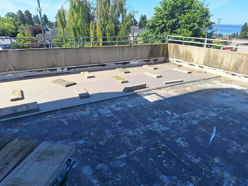 one layer of polyiso concrete deck
