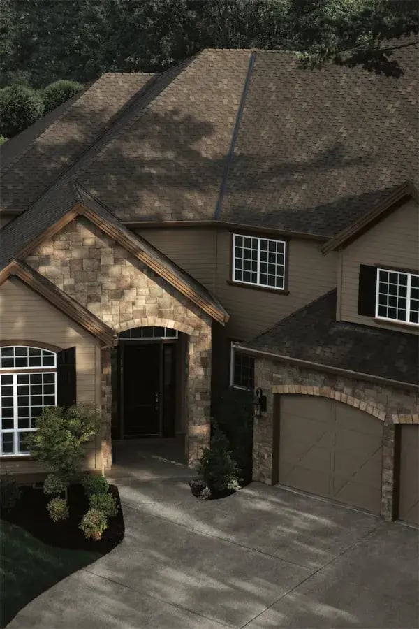 Owens-Corning-Woodmoor®-Chestnut-RoofSmart