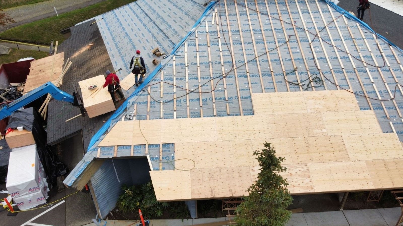 Is Your Cathedral Ceiling Trapping Moisture and Ruining Your Roof ...